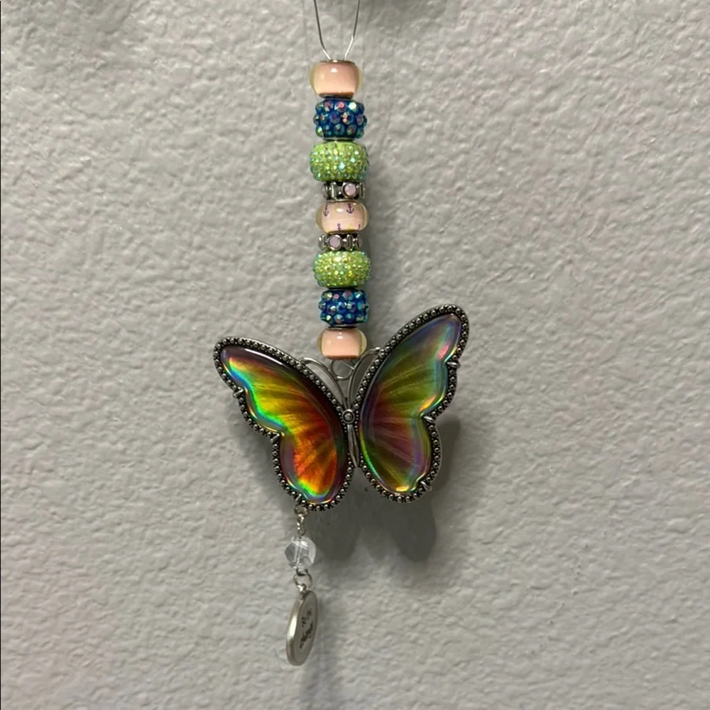 🦋✨ Holographic Butterfly Rearview Mirror Hanger – Boho Car Charm - Picture 9 of 9
